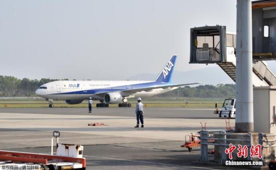 हजारों जापानी येन खर्च कर आसमान पर कई घंटों की उड़ान