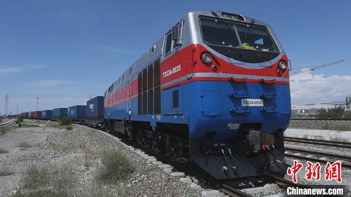 رکورد بی سابقه ترافیک قطارهای باری چین-اروپا از شهر مرزی «شین جیانگ» با وجود کرونا