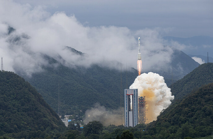 चीन और रूस उपग्रह नेविगेशन और चाँद सर्वेक्षण में सहयोग बढ़ाएंगे