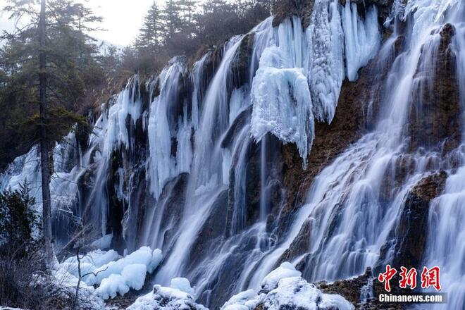 Indahnya Jiuzhaigou pada Musim Sejuk_fororder_6e368d2fb0cf453e9524534b8cb5842e
