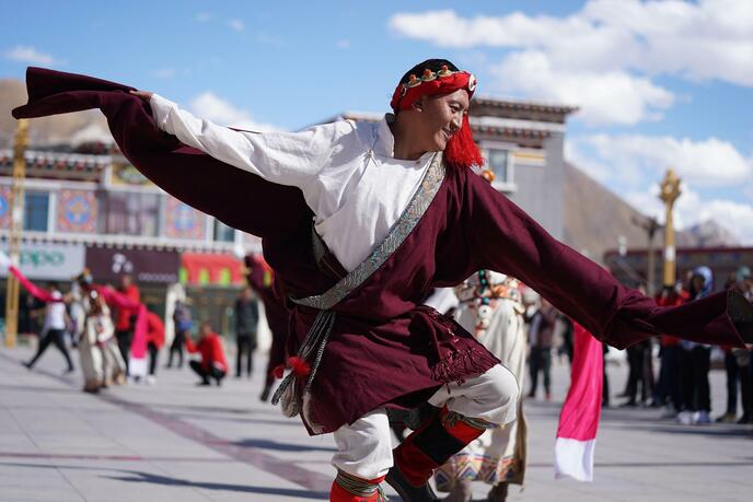 तिब्बत में जीवित बुद्धों के पुनर्जन्म के लिए धार्मिक अनुष्ठान_fororder_VCG111302778386