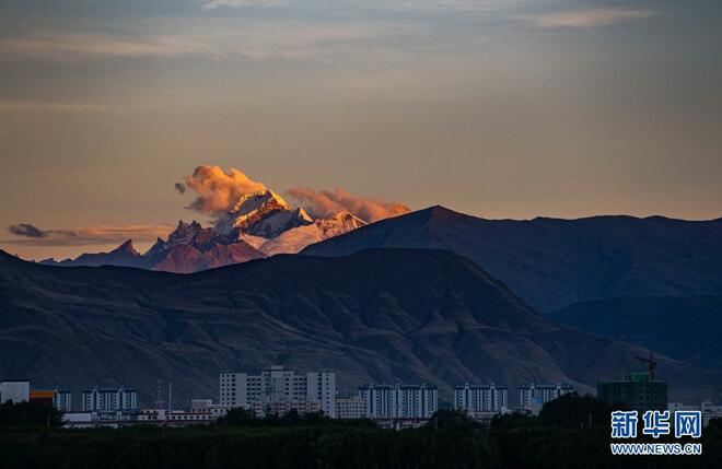 Panorama Gunung Salji Yala Xiangbu_fororder_7b