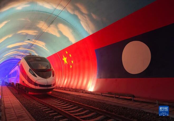 Penyerahan EMU "Lancang"Untuk Kegunaan Laluan Kereta Api China-Laos_fororder_lc2