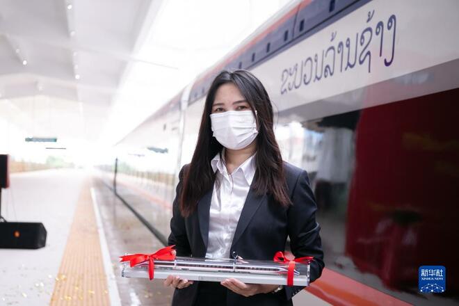 Penyerahan EMU "Lancang"Untuk Kegunaan Laluan Kereta Api China-Laos_fororder_lc