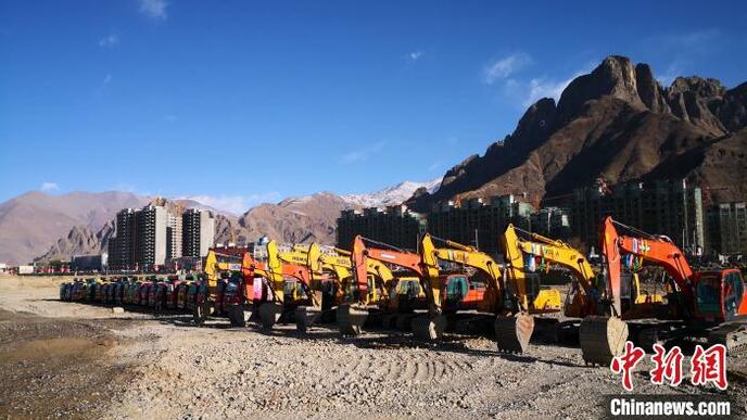 तिब्बत 181 अहम निर्माण परियोजनाओं में कुल 1.4 खरब युआन की पूंजी लगाएगा_fororder_yang-1