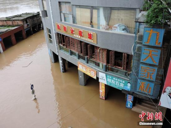 Flood after heavy rain in Dazhou City, Sichuan Province, on Sunday, September 10, 2017 [Photo: Chinanews.com]