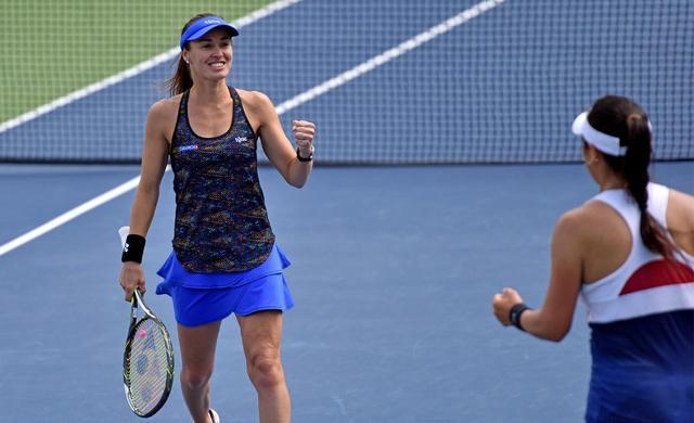 Martina Hingis and Chan Yung-Jan win the women doubles event at the US Open, beating Lucie Hradecka and Katerina Siniakova 6-3, 6-2 in the final. [Photo: qq.com]