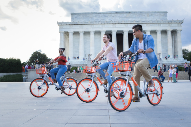 Mobike, one of China's largest bike sharing companies, launches its bike sharing services in Washington DC on Tuesday, September 19, 2017. [Photo: Agencies]