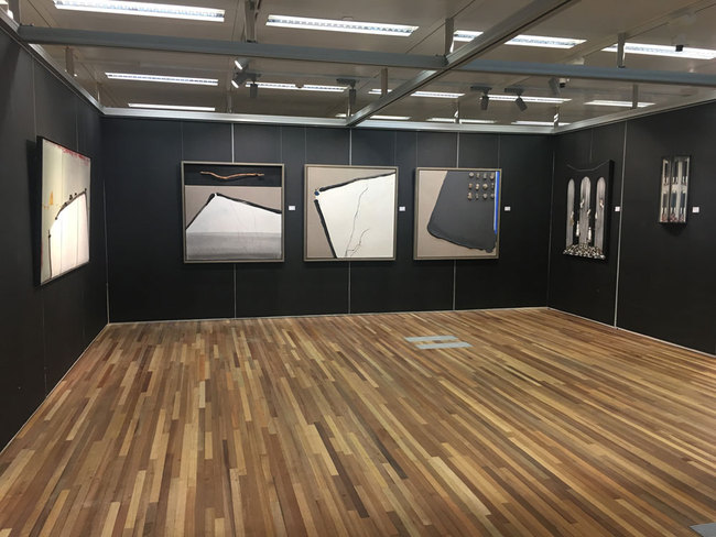 Artworks exhibiting different 'perspectives of artists on structure against spatial relations: on display at an art festival in PARKVIEW GREEN ART in Beijing. The festival will run until Oct 31. [Photo: China Plus]