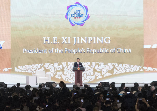 Chinese President Xi Jinping delivers a keynote speech at the 25th Asia-Pacific Economic Cooperation (APEC) CEO Summit in Da Nang, Vietnam, November 10, 2017. [Photo: Xinhua/Wang Hua]