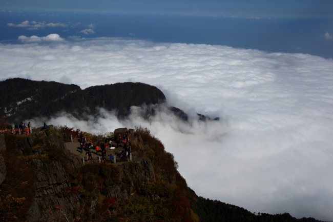 The cloud sea of Mount Emei.[Photo by Mount Emei scenic spot]