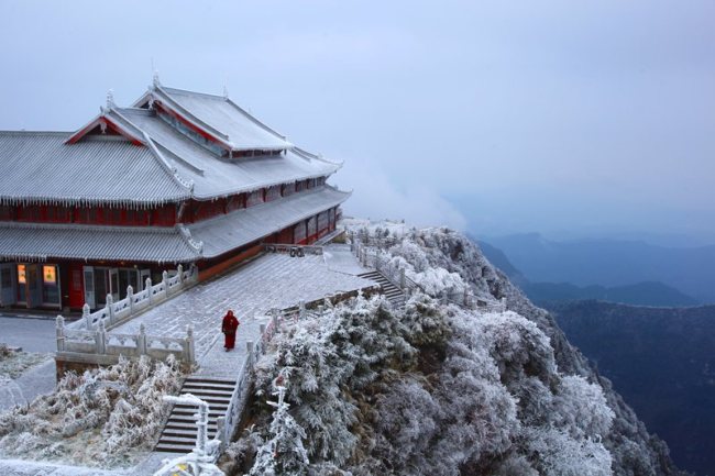 Winter scenes at Mount Emei [Photo provided by Mount Emei Scenic Spot]