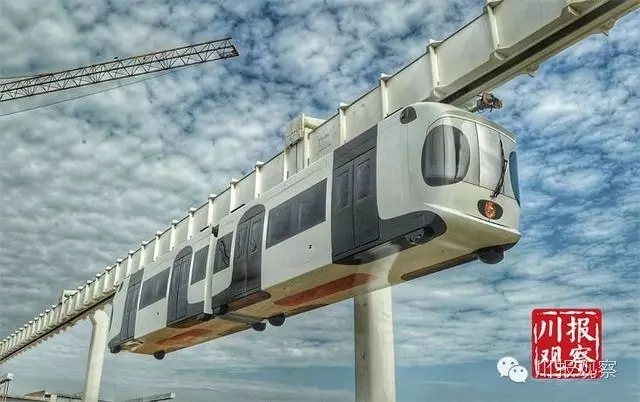 File photo of the Sky Train, a type of suspension railway system involving the use of lithium-battery powered trains. [Photo: sc.gov.cn] 