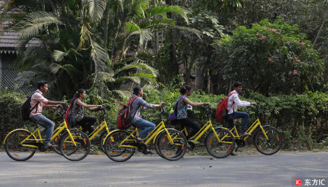 Students ride ofo bikes in Pune, India, on January 16, 2018. [Photo: IC] 