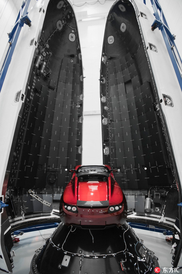 SpaceX's Falcon heavy rocket is set to launch carrying Tesla Roadster. [Photo: IC]
