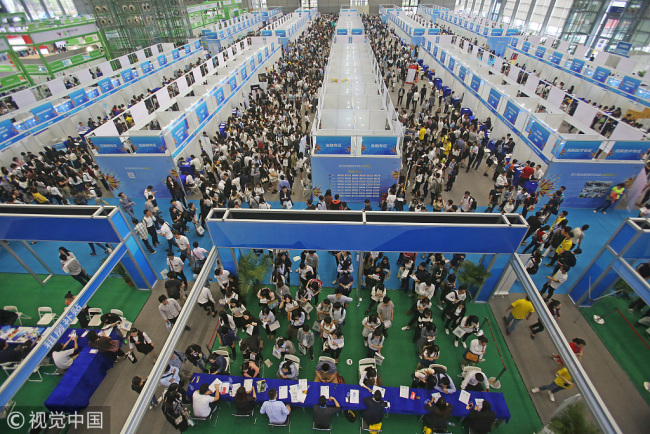 A recruitment fair was held in Shenzhen in April, 2017. [File photo: VCG]