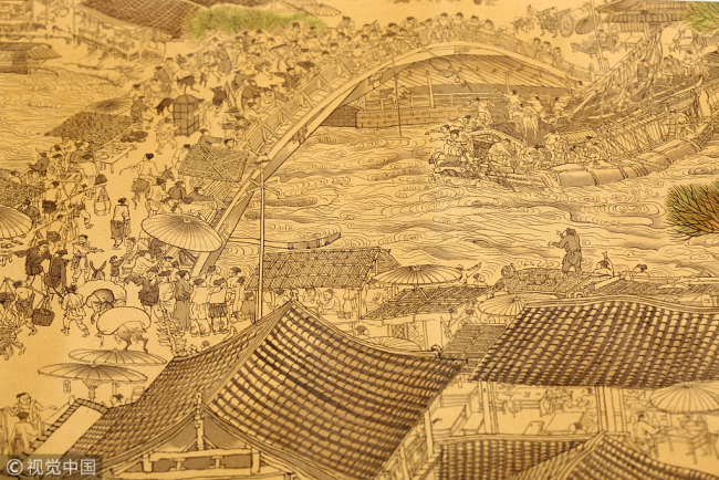 The painting Along the River during the Qingming Festival is a panoramic painting, depicting the daily life of people from the Song period at the capital, Bianjing, today’s Kaifeng in Henan province.It is only a small part the entire painting.[Photo: from VCG]