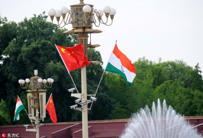 National flags of China and India [File Photo: IC]