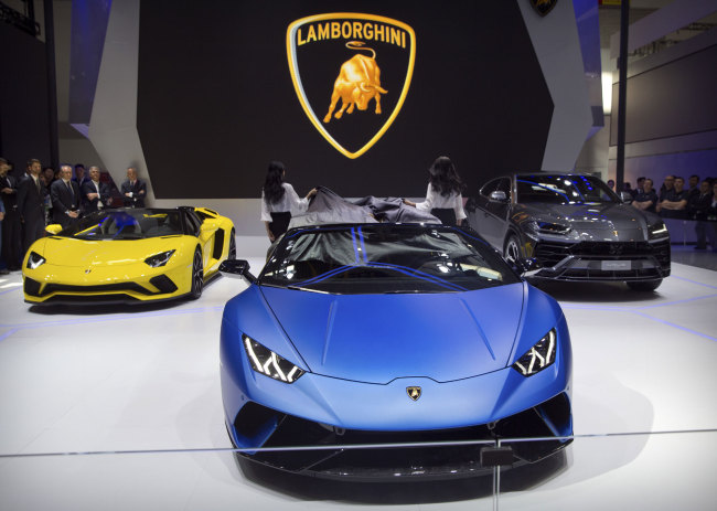 The Lamborghini Huracan is presented during a press conference at the China Auto Show in Beijing, Wednesday, April 25, 2018. Auto China 2018, the industry's biggest sales event this year, is overshadowed by mounting trade tensions between Beijing and U.S. President Donald Trump, who has threatened to hike tariffs on Chinese goods including automobiles in a dispute over technology policy. [Photo: AP]