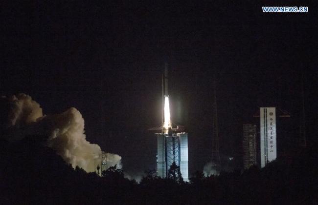 A Long March-4C rocket carrying a relay satellite, named Queqiao (Magpie Bridge), is launched at 5:28 a.m. Beijing Time from southwest China's Xichang Satellite Launch Center, May 21, 2018. China launched a relay satellite early Monday to set up a communication link between Earth and the planned Chang'e-4 lunar probe that will explore the mysterious far side of Moon, which can not be seen from Earth. [Photo: Xinhua/Cai Yang]