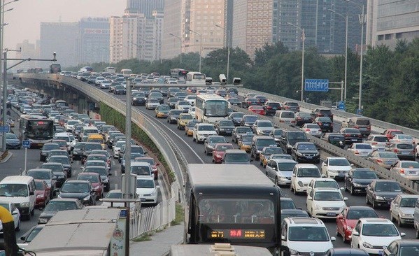 Traffic jam at Beijing's Second Ring Road. [File photo: Chinanews.com]