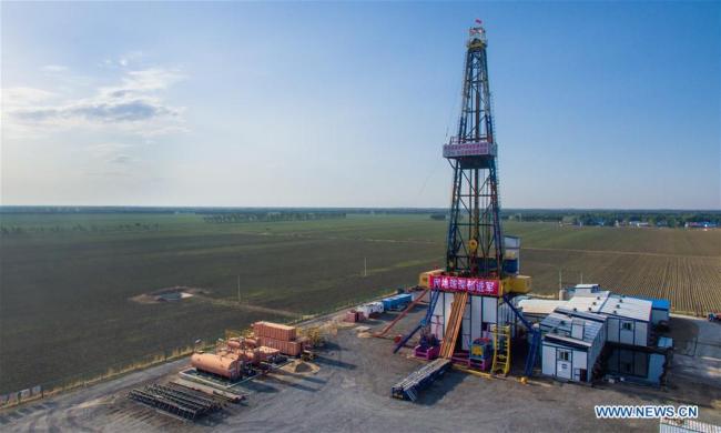 This aerial photo taken on June 2, 2018 shows the Crust 1 land-based drilling rig system during a mission in the Songliao Basin in northeast China. [Photo: Xinhua/Xu Chang]