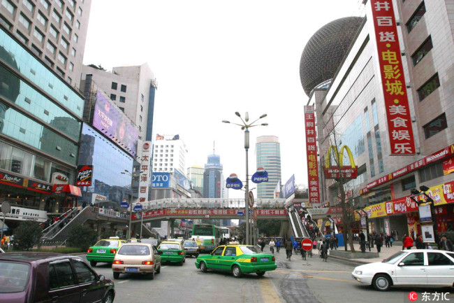 Street scene of a shopping center in Chengdu, capital Sichuan Province [File photo: IC]
