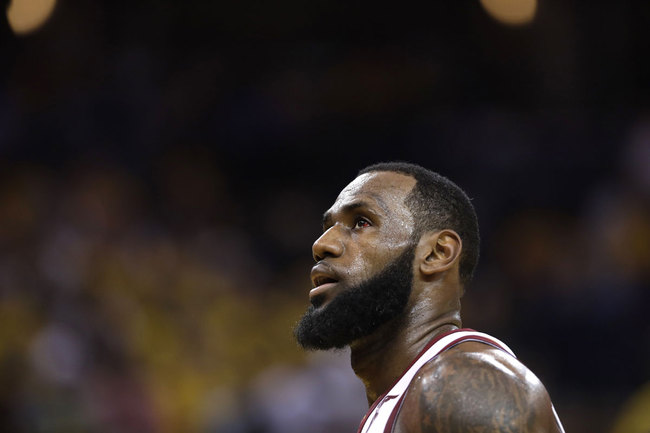 Cleveland Cavaliers forward LeBron James' eye is shown during the first half of Game 2 of basketball's NBA Finals between the Golden State Warriors and the Cleveland Cavaliers in Oakland, Calif., Sunday, June 3, 2018. [Photo: AP]