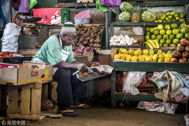 A fruit and vegetable stall in Kenya [File Photo: VCG]