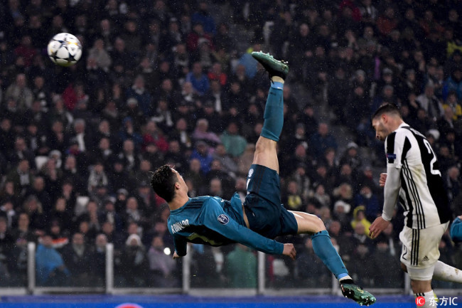 Cristiano Ronaldo's acrobatic kick during the first leg of the quarterfinal tie between Real Madrid and Juventus on April 3, 2018. [Photo: IC]