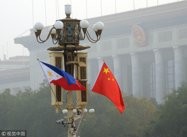 National flags of China and the Philippines [File Photo: VCG]