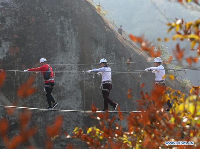湖南慈利|初冬户外运动乐趣多 Outdoor sports in early winter attract visitors to Cili County, China's Hunan