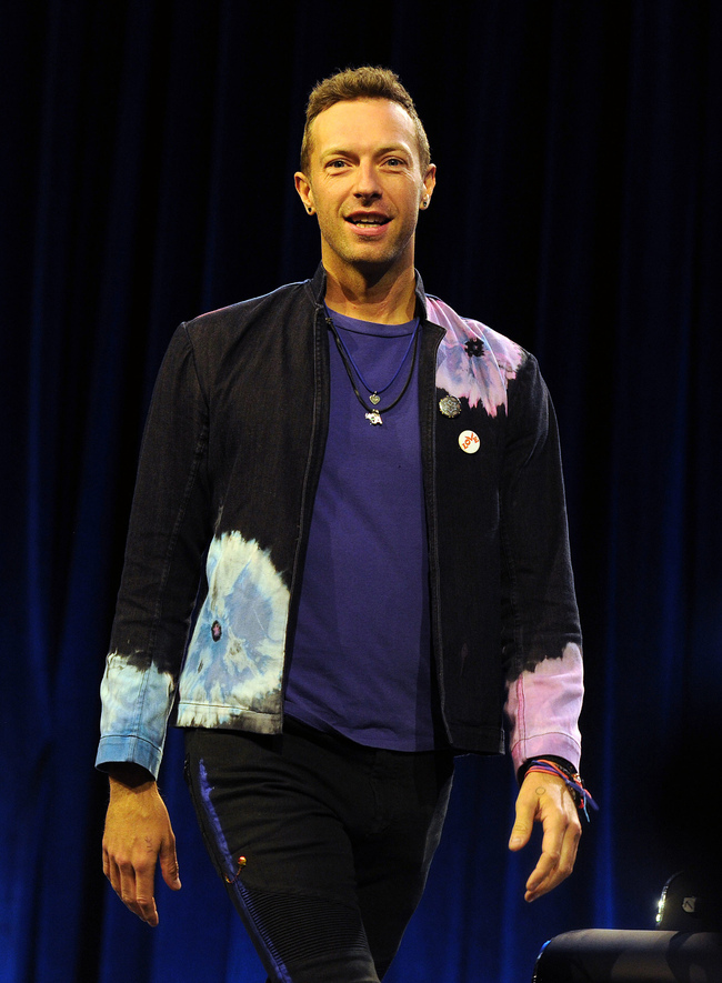 Chris Martin of Coldplay at the press conference for the Super Bowl 50 Halftime at the Moscone Center on February 4, 2016 in San Francisco, California.  [Photo：AP]