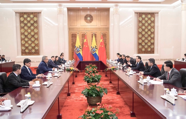 Chinese Premier Li Keqiang holds talks with Ecuadorian President Lenin Moreno at the Great Hall of the People in Beijing on December 13, 2018. [Photo: gov.cn]