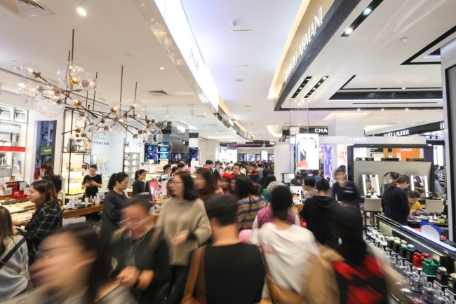 Official data shows cross-border e-commerce retail imports to China hit 67 billion yuan in the first ten months of 2018. [Photo: China Plus]