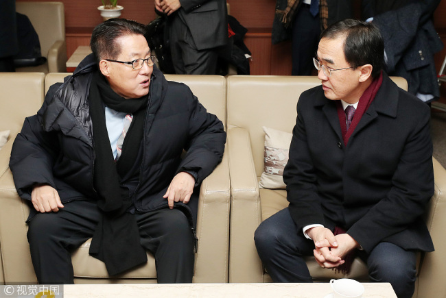 South Korean Unification Minister Cho Myoung-gyon (R) and Minister of Land, Infrastructure and Transport Kim Hyun-mee take a train to the DPRK to attend a groundbreaking ceremony to modernize and connect railways and roads across the inter-Korean border on Wednesday, December 26, 2018. [Photo: Yonhap via VCG]