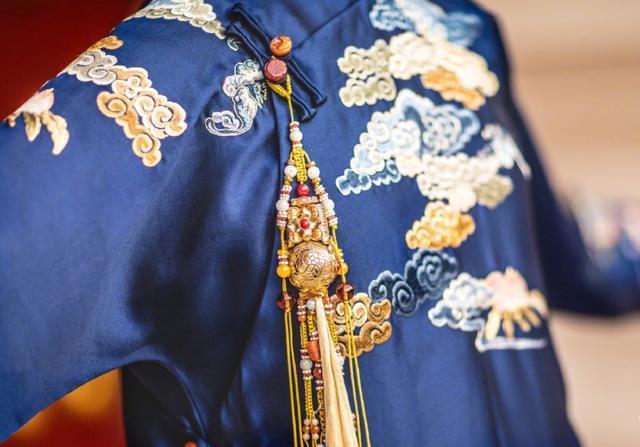 Details of a historically accurate costume used in the show. [Photo: Weibo]