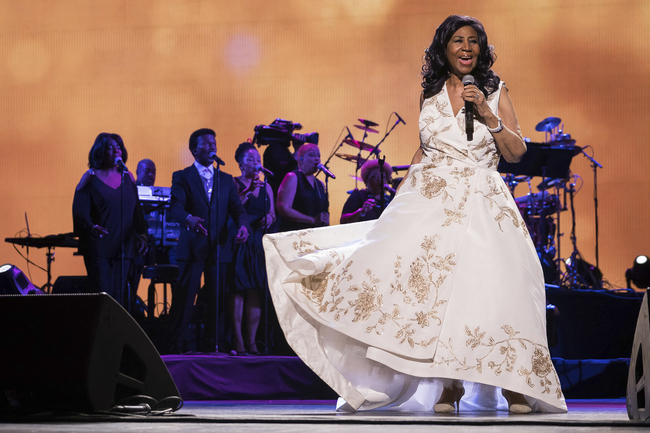 Aretha Franklin performs at the world premiere of "Clive Davis: The Soundtrack of Our Lives" at Radio City Music Hall, during the 2017 Tribeca Film Festival, in New York.[Photo: IC]