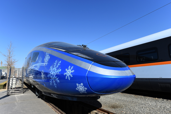 China's national railway operator unveiled a new set of Fuxing bullet trains on December 24, 2018. [Photo: IC]