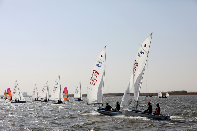 Sailors compete in the yacht race of the inaugural Chinese Sailing League Weifang Station on Oct 26, 2018. [Photo: IC]