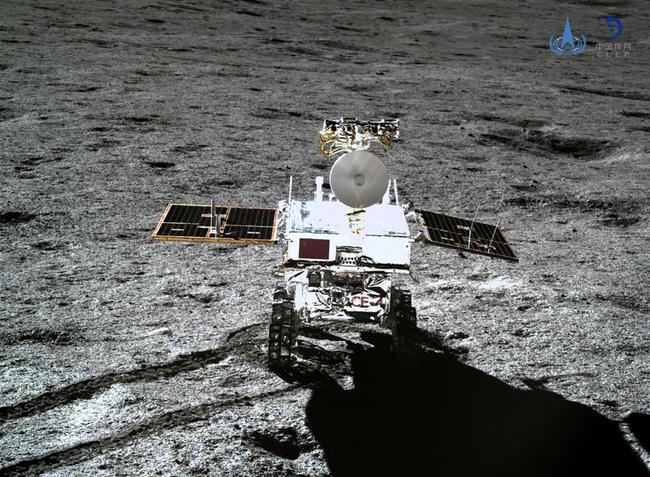 Photo taken by the lander of the Chang'e-4 probe on Jan. 11, 2019 shows the rover Yutu-2 (Jade Rabbit-2). [Photo: Xinhua]