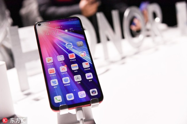 The Honor View 20 on display on December 26, 2018 during Huawei's product launch in the gymnasium of Beijing University of Technology. [Photo: IC]