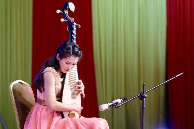 “四海同春”在内罗毕上演 Chinese Artists Perform at Spring Festival gala in Nairobi