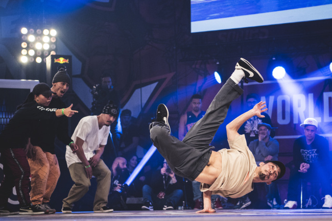 The Floorriorz from Japan in action against Russia's Kienjuice during the SNIPES Battle of the Year breakdancing final at the Grugahalle in Essen, Germany on October 21, 2017. [File photo: AP]