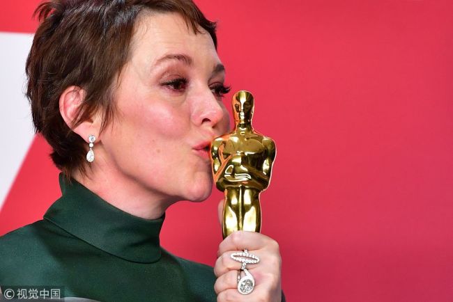 Best Actress winner for "The Favourite" Olivia Colman poses in the press room with her Oscar during the 91st Annual Academy Awards at the Dolby Theater in Hollywood, California on February 24, 2019.[Photo: Getty Images]