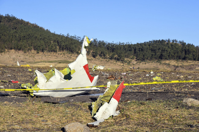 Wreckage lies at the crash site of Ethiopia Airlines Boeing 737 Max 8 en route to Nairobi, Kenya, near Bishoftu, Ethiopia,March 10, 2019. [Photo: IC]