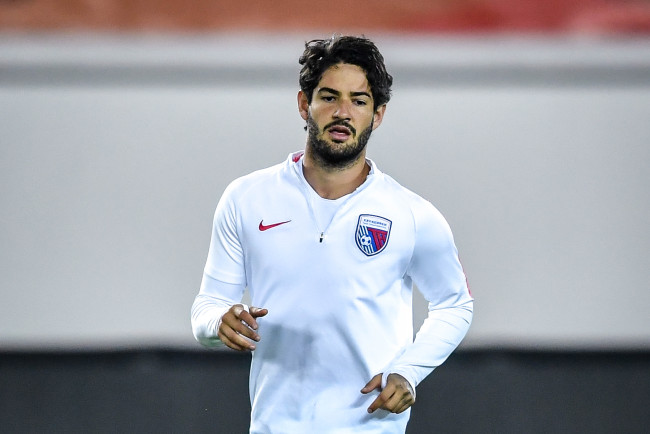 Brazilian football player Alexandre Rodrigues da Silva, known as Pato, of Tianjin Tianhai F.C., attends a training session for the 1st round match against Guangzhou Evergrande Taobao F.C. ahead of the 2018 Chinese Football Association Super League (CSL) in Guangzhou city, south China's Guangdong province, 28 February 2019. [Photo: IC]