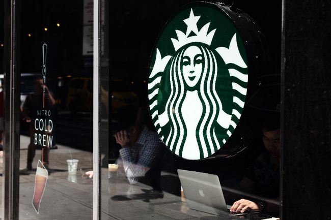 A Starbucks logo is pictured in Manhattan, New York, the United States, May 29, 2018. [Photo: Xinhua]