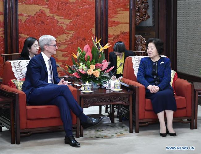 Chinese Vice Premier Sun Chunlan meets with Apple CEO Tim Cook in Beijing, capital of China, March 22, 2019. [Photo: Xinhua/Yin Bogu]