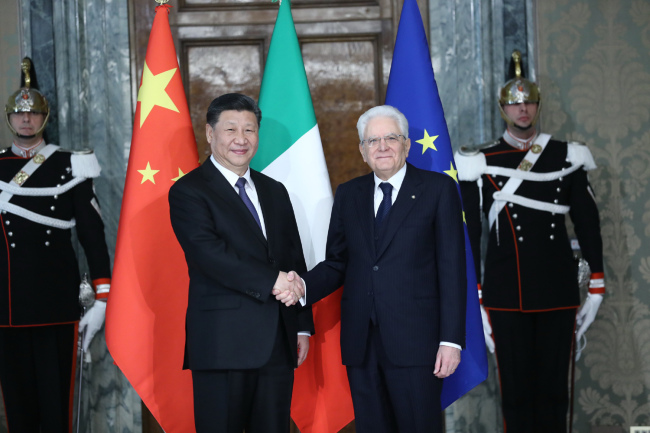 President Xi Jinping shakes hands with his Italian counterpart Sergio Mattarella in Rome, Italy on Friday, March 22, 2019. [Photo: Xinhua]
